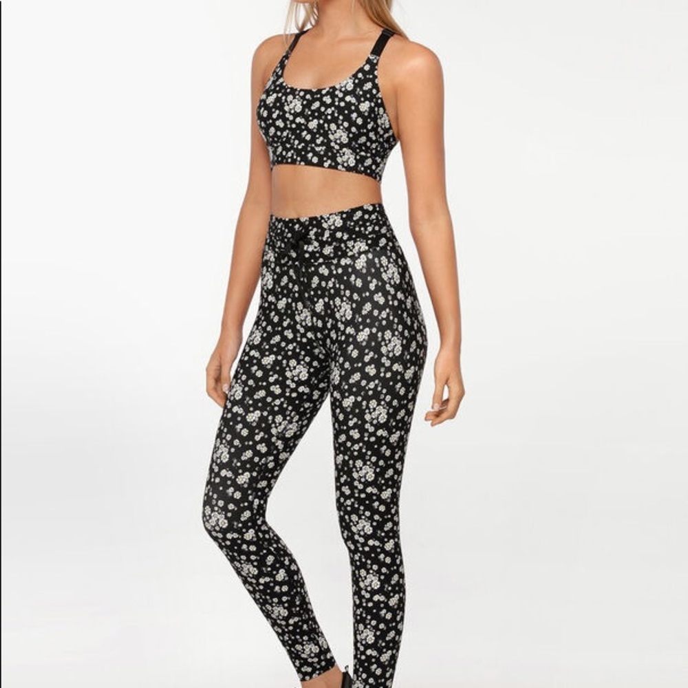 Lorna Jane daisy leggings